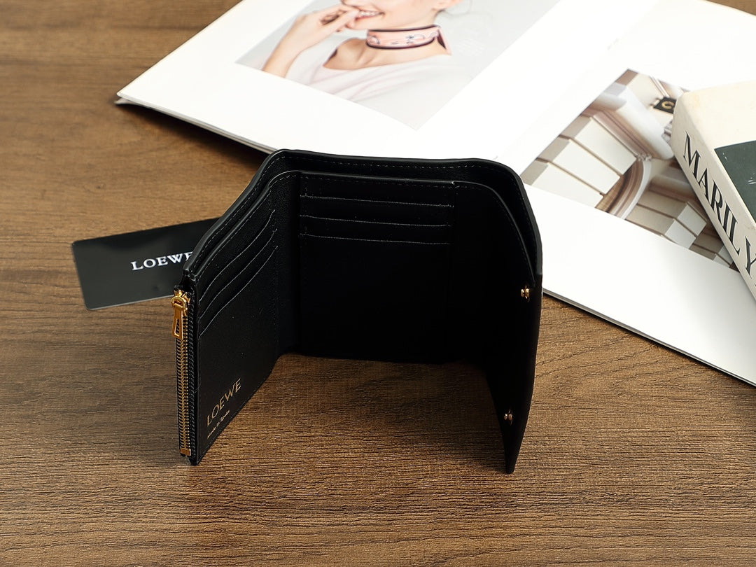 【ロエベ】関税送料込み 折りたたみ財布 春限定アイテム 早い者勝ち!