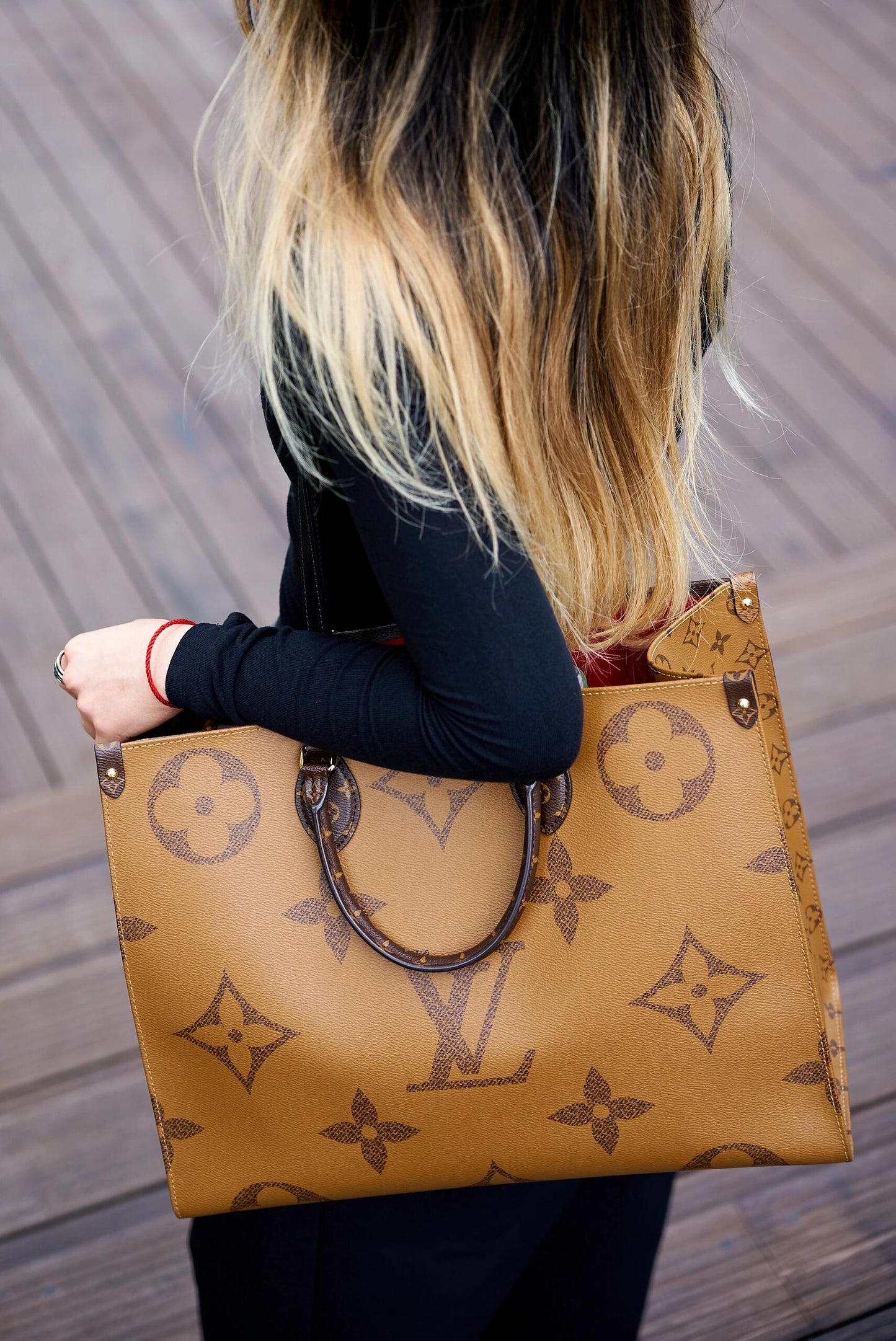 【ルイヴィトン】大人気★収納力抜群の大容量ユニセックストートバッグ M45320