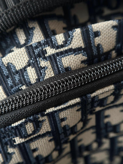 【ディオール】人気商品☆普段使いにピッタリ♪】 バックパック