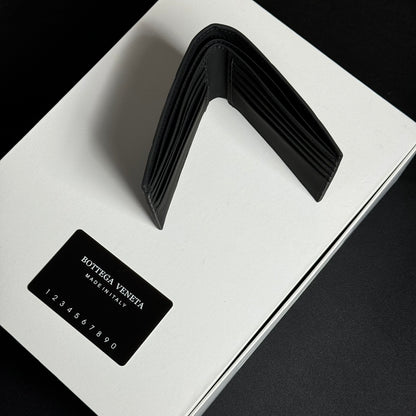 【ボッテガヴェネタ】黒カセット 二つ折り 財布☆超人気☆