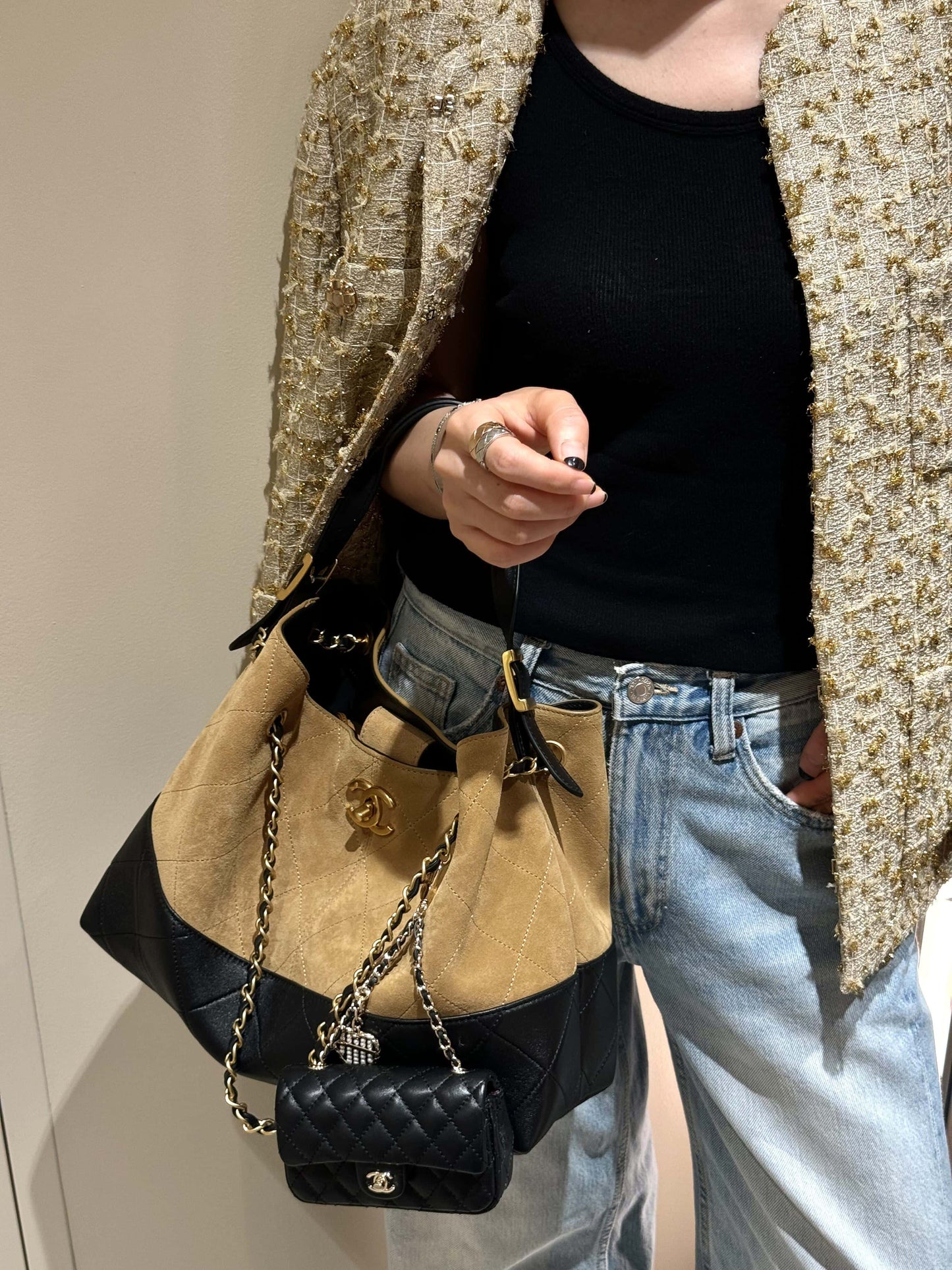 【シャネル】★秋冬のコーデに大活躍★HOBO バッグ★25A限定