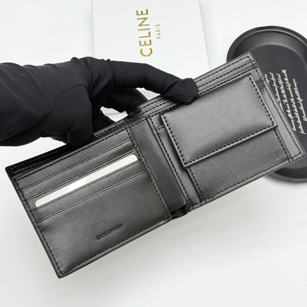 【セリーヌ】新作★バイフォールドウォレット3色関税送料無料
