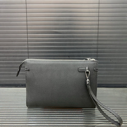 【エルメス】シンプルでエレガント ブラックレザークラッチ 大人の男性に最適