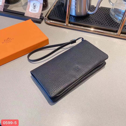 【エルメス】ブラックカーフの多機能財布 使いやすさ抜群 春夏新作