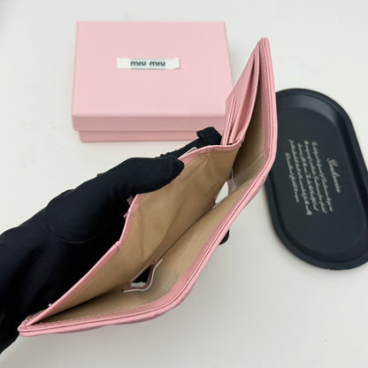 【ミュウミュウ】上品なデザイン♪おしゃれ】3つ折り財布3色