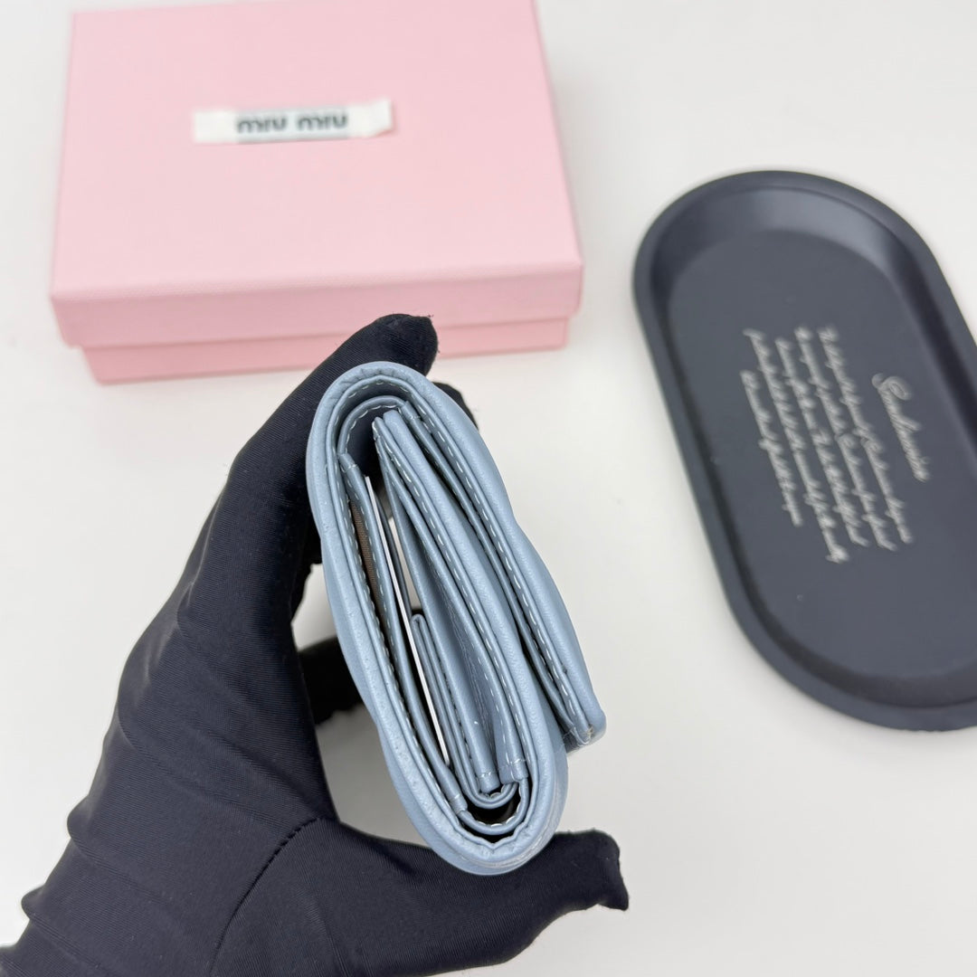 【ミュウミュウ】上品なデザイン♪おしゃれ】3つ折り財布3色