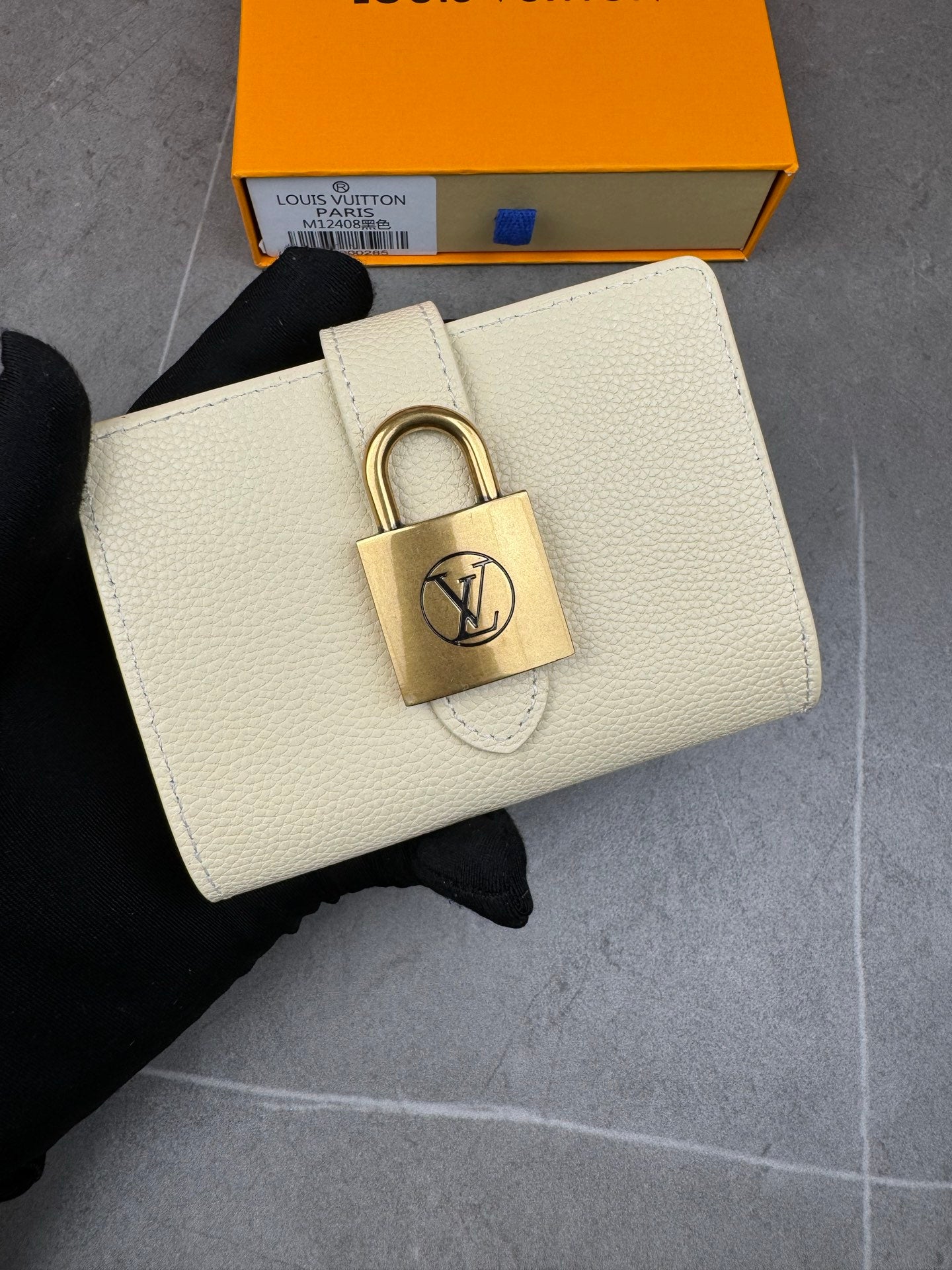 【ルイヴィトン】折りたたみ財布 コンパクト ロゴ ギフトに5色