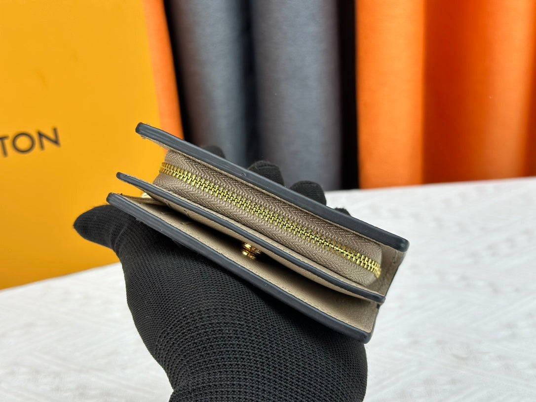 【ルイヴィトン】収納力抜群のミニ財布 上質感あふれるエンボス仕上げ