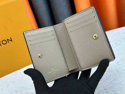 【ルイヴィトン】収納力抜群のミニ財布 上質感あふれるエンボス仕上げ