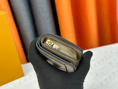 【ルイヴィトン】ミニ財布 小さな中に大きな収納力 即完売予感