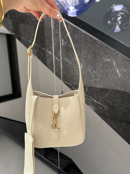 【サンローラン】LE5A7 BABY ソフト グレインレザー