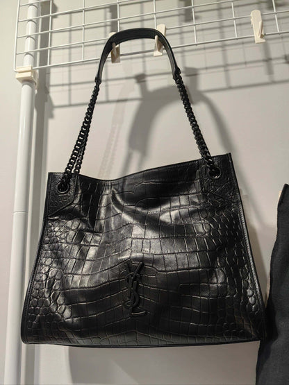 【サンローラン】話題のNikiクロコ型押しバッグ 実用性とデザイン性を両立