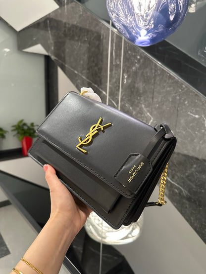 【サンローラン】スムースレザーのサンセットミディアム